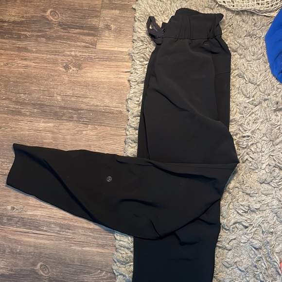 Lululemon 2018 stretch highrise 7/8 straight leg pant - Picture 3 of 3